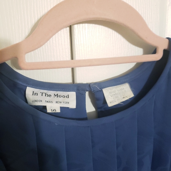 Faux-Vintage A-line dress - Picture 2 of 3